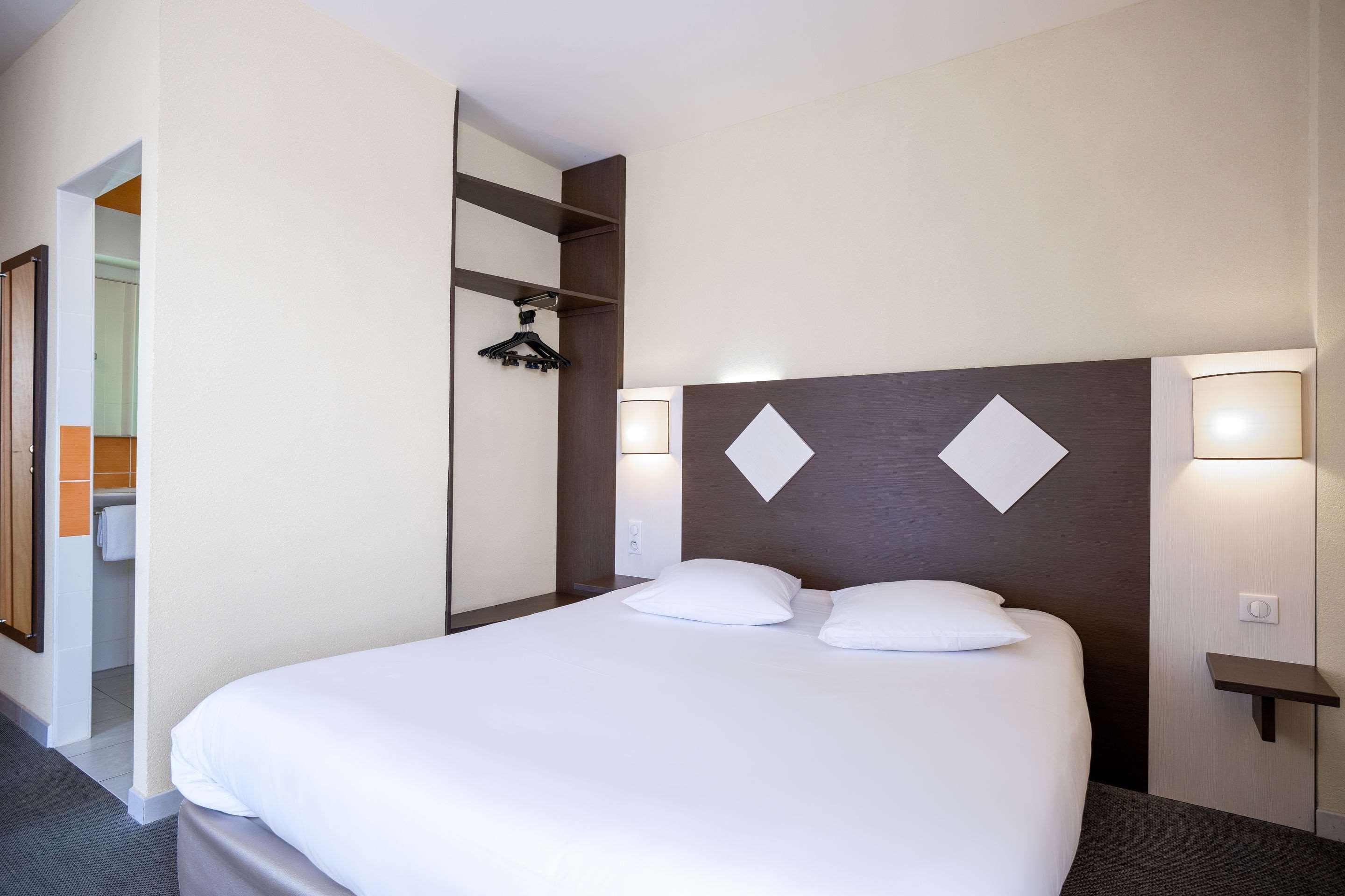 The Originals City, Hotel Des Arenes, Saintes Bagian luar foto