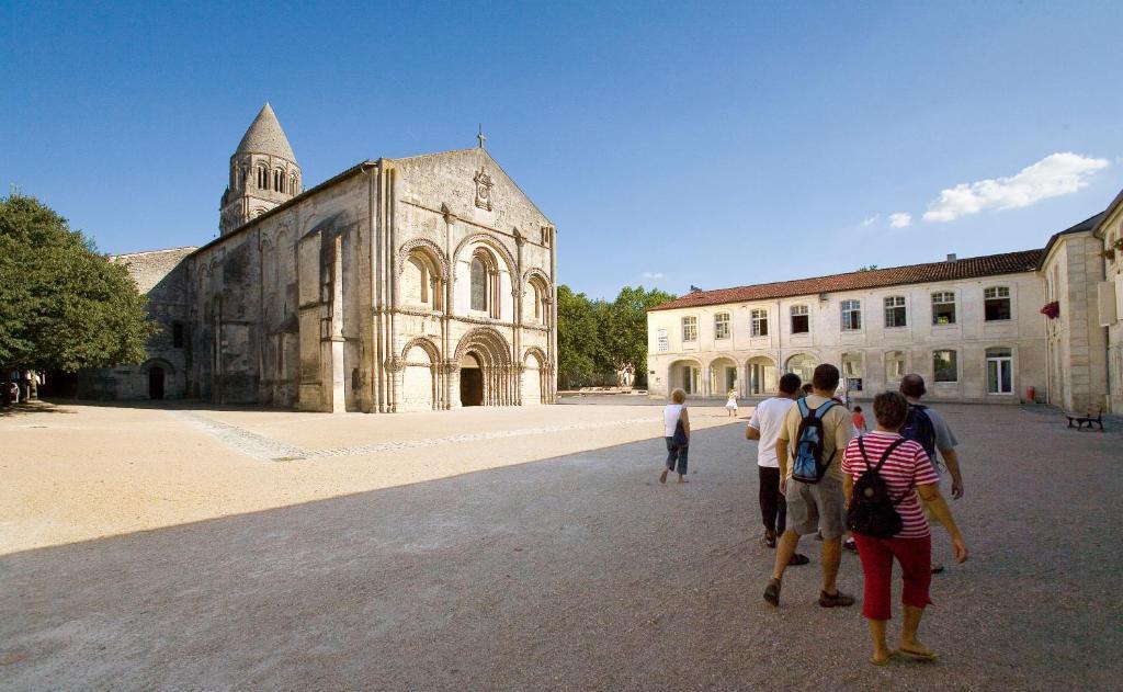 The Originals City, Hotel Des Arenes, Saintes Bagian luar foto